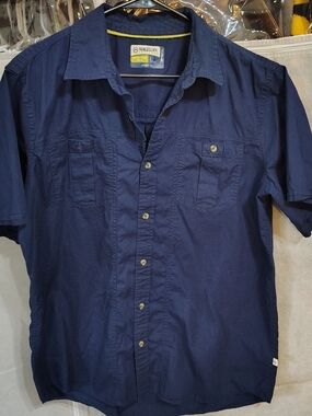 Magellan Outdoors Men’s Navy Short-Sleeve Button-Up Shirt